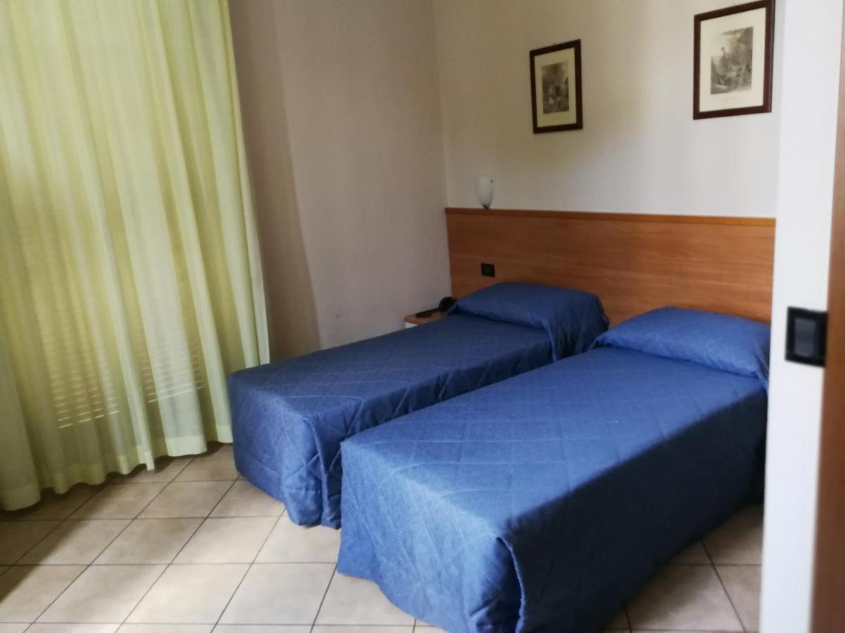Albergo Salerno Мілан Екстер'єр фото
